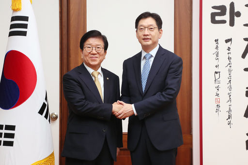 박병석(왼쪽)