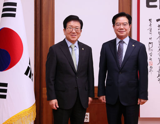 박병석(왼쪽)