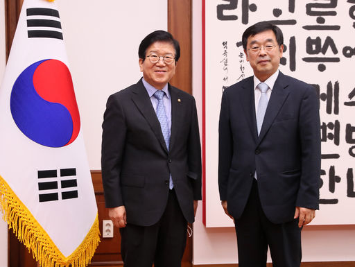 박병석 국회의장은 19일(수) 의장집무실에서 장하연 서울지방경찰청장