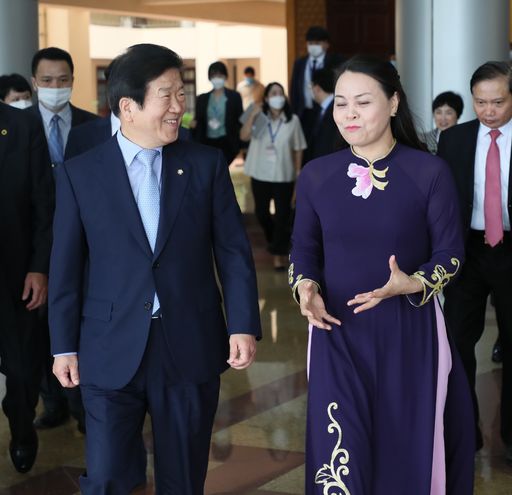 박병석 국회의장, 베트남 응우옌 티 투 하 닝빙성 당서기 면담
