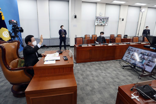 박병석 국회의장이 6일(수) 신년 화상 기자간담회에서 모두발언을 하고 있다.(사진=김진원 촬영관)