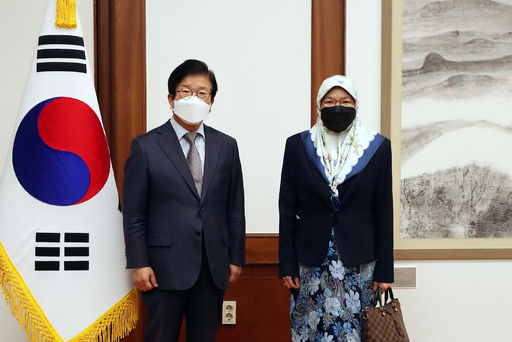 박병석 국회의장은 3일(수) 오후 의장집무실에서 펭에란 하자 누리야 주한브루나이대사