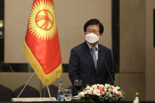국회의장이 3일(현지시간) 오후 두 번째 방문국인 키르기스스탄의 수도 비슈케크 소재 한 호텔에서 현지 동포 및 고려인 대표와의 오찬 간담회를 시작으로 키르