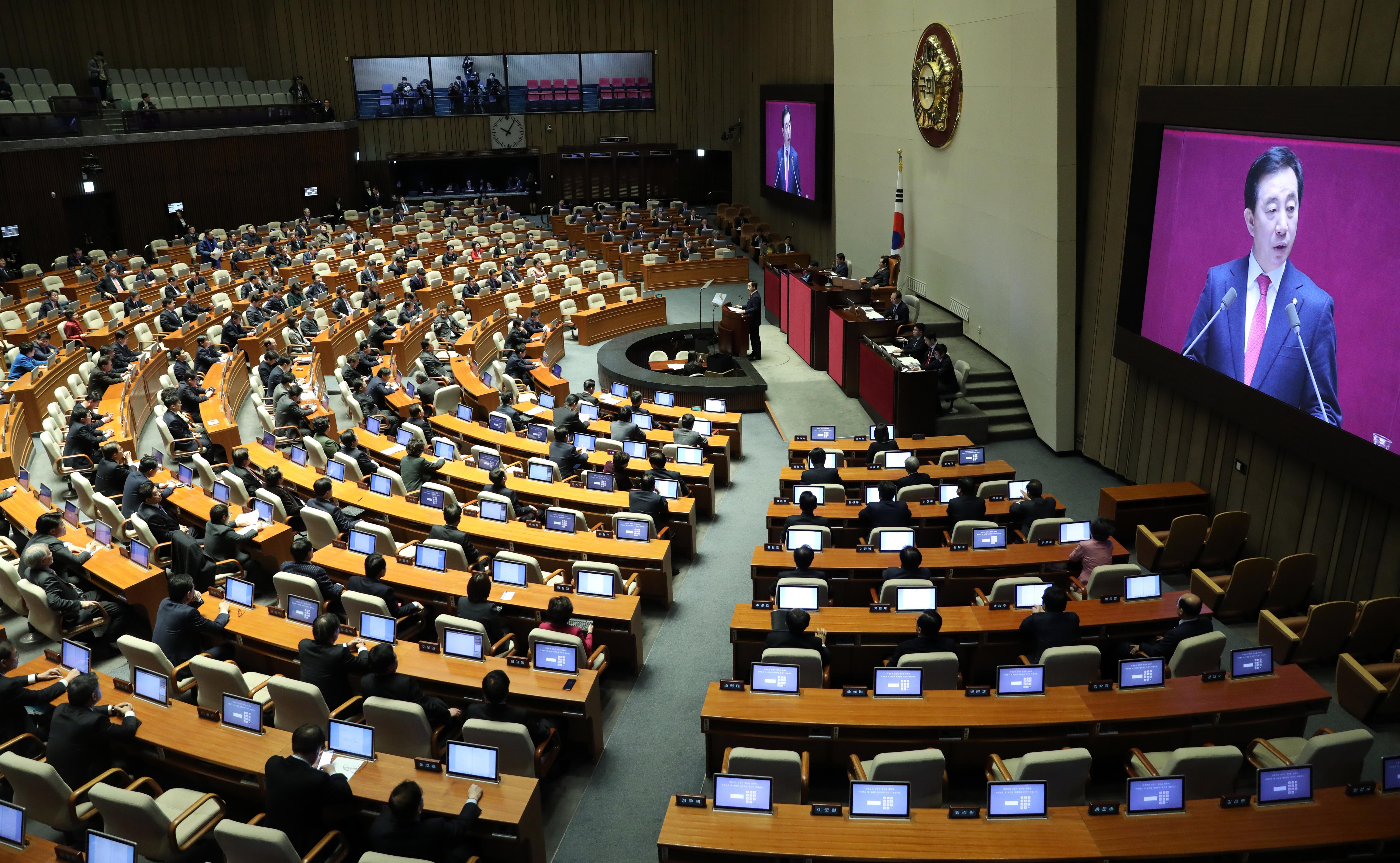 ​자유한국당 김성태 원내대표가 1일 오전 서울 여의도 국회 본회의장에서 열린 제356회 국회(임시회) 제3차 본회의에 참석해 교섭단체 대표연설을 하고