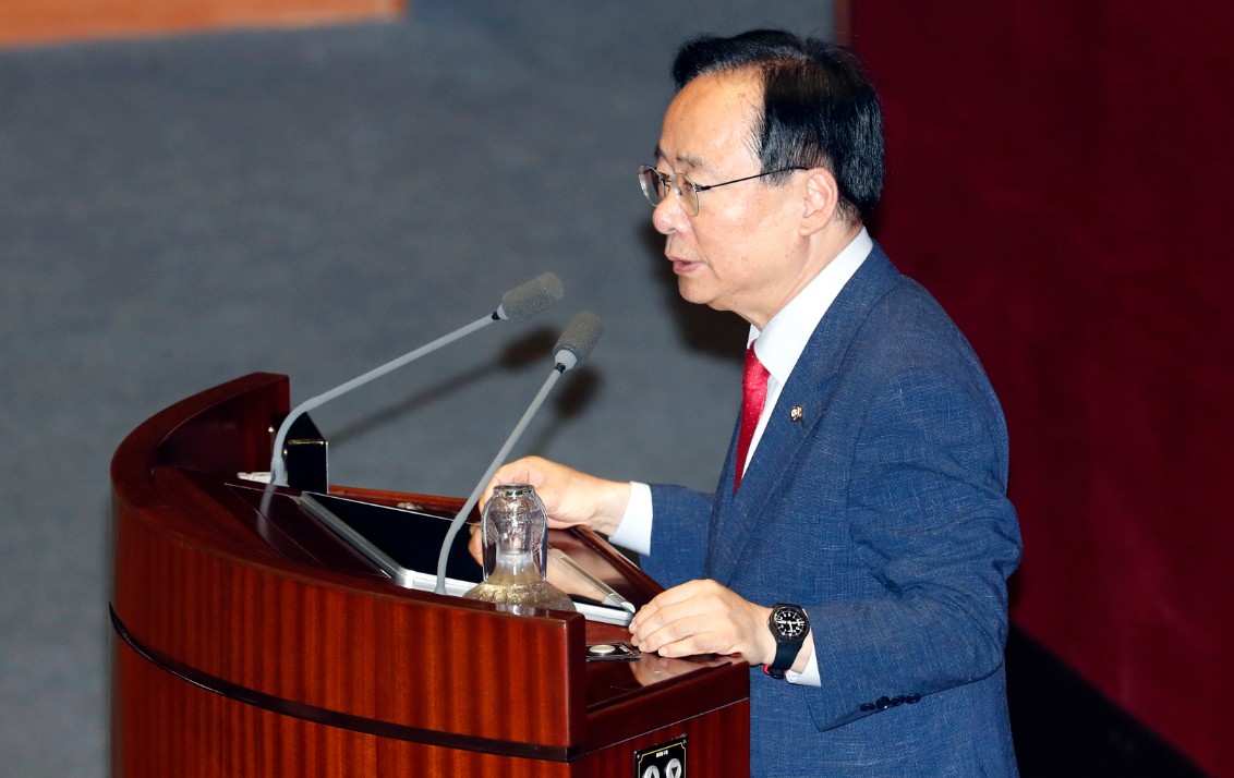 13일 국회 본회의에서 20대 후반기 국회부의장에 선출된 이주영 자유한국당 의원이 당선인사를 하고 있다.