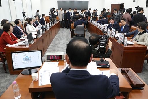 지난해 3월 7일 국회에서 열린 윤리특별위원회 전체회의에서 박명재 위원장이 회의를 진행하고 있다.(사진=뉴스1)