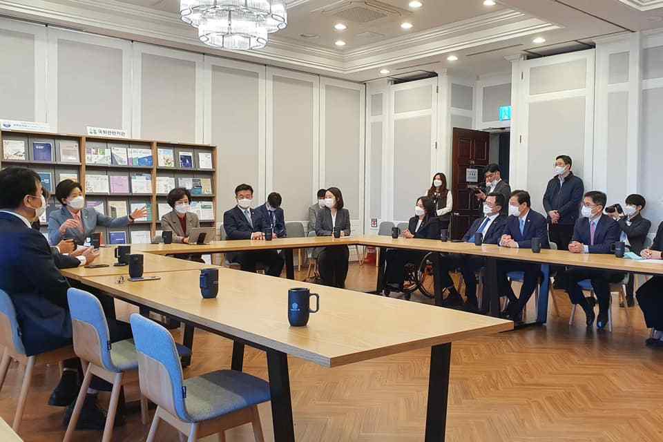 29일(목) 국회 본관에서 열린 '종이 없는 국회' 추진 간담회에