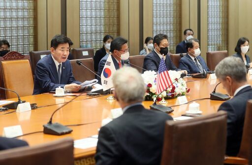 김진표 국회의장은 5일(월) 오후 국회접견실에서 미국 연방하원 대표단을 접견하고 