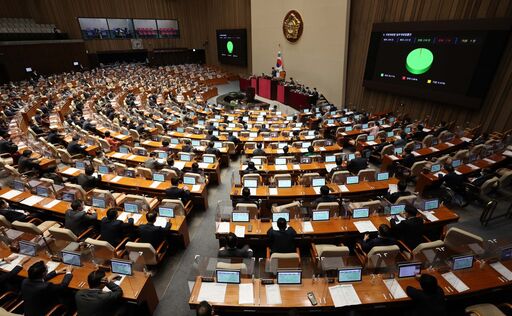 국회는 27일(목) 제400회국회(정기회) 제11차 본회의를 열고 총 44건의 법률안을 의결했다.