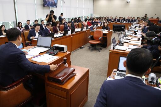 국회 보건복지위원회(위원장 신동근)가 11일(수) 보건복지부와 질병관리청을 대상으로 실시한 국정감사