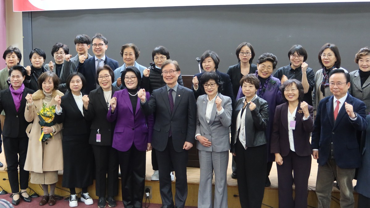 13일(화) 오후 국회의원회관 제1소회의실에서 국회 보건복지위원회 소속 최재형 국민의힘 의원실 주최로 열린 '저출생 극복, 건강한 자연출산과 행복한 양육문화 만들기' 토론회