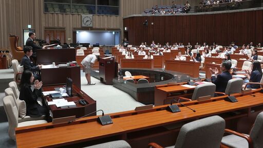 우원식 국회의장이 26일(금) 국회 예산결산특별위원회 회의장에서  열린 '제20회 대한민국어린이국회'에 참석해 당부의 말을 전하고 있다.(사진=국회사무처 사진팀)