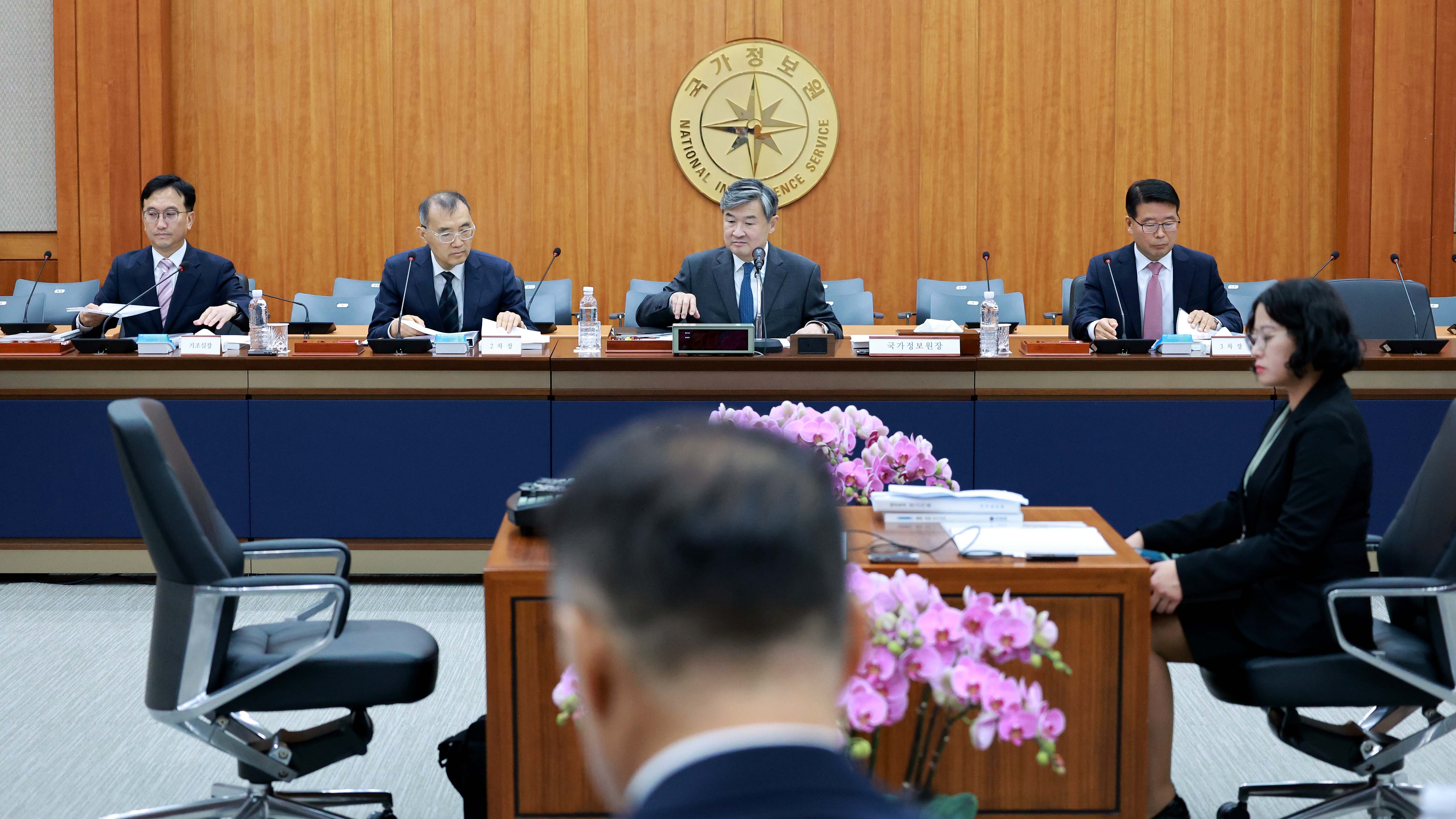 국정원은 이날 국회 정보위원회(위원장 신성범)가 서울 서초구 내곡동 국정원