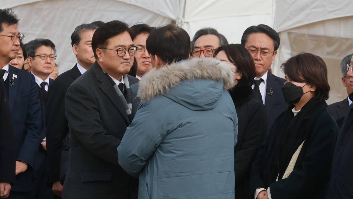 우원식 국회의장은 18일(토) 무안국제공항에서 열린 12·29 제주항공 여객기 참사 희생자 합동추모식에 참석했다.